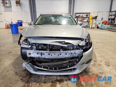 Piąte zdjęcie samochodu w środku: 2018 MAZDA 3 TOURING VIN:3MZBN1V32JM164350 - miniatura
