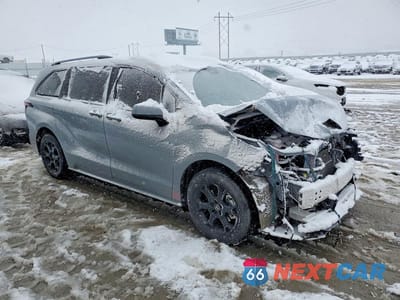 Czwarte zdjęcie samochodu z boku: 2026 TOYOTA SIENNA XLE VIN:5TDCSKFC5TS225472 - miniatura