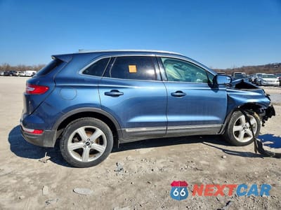 Trzecie zdjęcie samochodu z tyłu: 2018 LINCOLN MKC PREMIERE VIN:5LMCJ1D90JUL23265 - miniatura