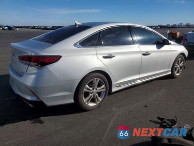 Trzecie zdjęcie samochodu z tyłu: 2018 HYUNDAI SONATA SPORT VIN:5NPE34AF8JH642543 - miniatura
