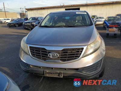 Piąte zdjęcie samochodu w środku: 2012 KIA SPORTAGE VIN:KNDPB3A25C7319108 - miniatura