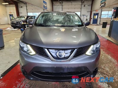 Piąte zdjęcie samochodu w środku: 2019 NISSAN ROGUE SPORT S VIN:JN1BJ1CR6KW622921 - miniatura