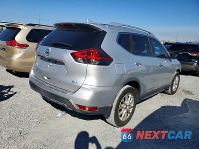Trzecie zdjęcie samochodu z tyłu: 2018 NISSAN ROGUE S VIN:KNMAT2MT5JP603644 - miniatura