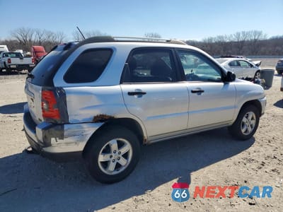 Trzecie zdjęcie samochodu z tyłu: 2010 KIA SPORTAGE LX VIN:KNDKGCA39A7702244 - miniatura