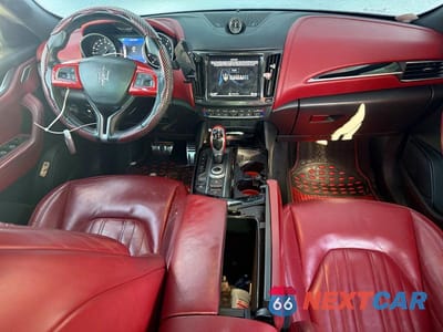 Zdjęcie 8 z 13 samochodu: 2017 MASERATI LEVANTE VIN:ZN661XUA3HX257870 - miniatura