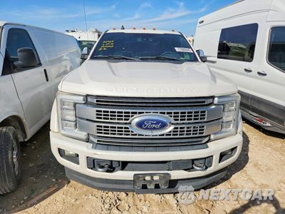 Piąte zdjęcie samochodu w środku: 2019 FORD F450 SUPER DUTY VIN:1FT8W4DT3KED81314 - miniatura
