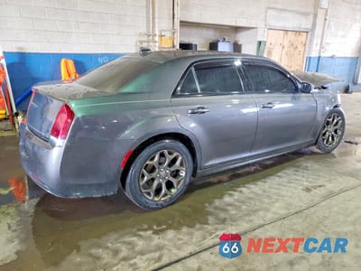 Trzecie zdjęcie samochodu z tyłu: 2019 CHRYSLER 300 S VIN:2C3CCAGG4KH517530 - miniatura