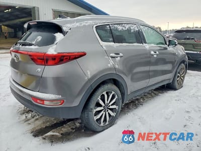 Trzecie zdjęcie samochodu z tyłu: 2017 KIA SPORTAGE EX VIN:KNDPNCAC8H7151763 - miniatura