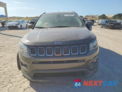 Piąte zdjęcie samochodu w środku: 2018 JEEP COMPASS LATITUDE VIN:3C4NJCBB5JT256996 - miniatura