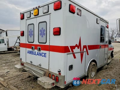 Trzecie zdjęcie samochodu z tyłu: 2021 FORD ECONOLINE E350 SD AMBULANCE VIN:1FDWE3FN1MDC18605 - miniatura