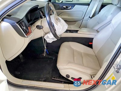 Zdjęcie 7 z 11 samochodu: 2019 VOLVO S60 T6 MOMENTUM VIN:7JRA22TK1KG003556 - miniatura