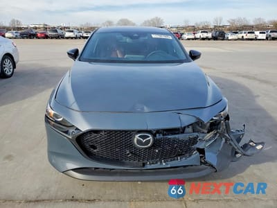 Piąte zdjęcie samochodu w środku: 2023 MAZDA 3 PREFERRED VIN:JM1BPALM7P1619109 - miniatura