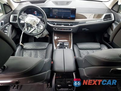 Zdjęcie 8 z 12 samochodu: 2023 BMW X7 XDRIVE40I VIN:5UX23EM04P9P81391 - miniatura