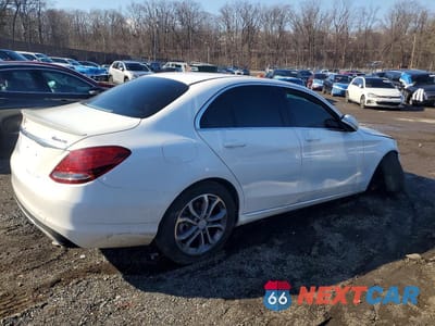 Trzecie zdjęcie samochodu z tyłu: 2015 MERCEDES-BENZ C 300 4MATIC VIN:55SWF4KB0FU070699 - miniatura
