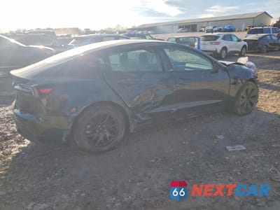 Trzecie zdjęcie samochodu z tyłu: 2025 TESLA MODEL 3 VIN:5YJ3E1EA8SF065124 - miniatura