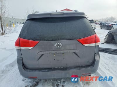 Zdjęcie 6 z 12 samochodu: 2019 TOYOTA SIENNA SE VIN:5TDXZ3DCXKS972828 - miniatura