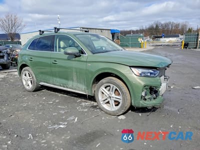 Czwarte zdjęcie samochodu z boku: 2024 AUDI Q5 E PREMIUM PLUS 55 VIN:WA1E2AFY8R2111992 - miniatura