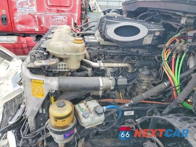 Zdjęcie 7 z 10 samochodu: 2019 FREIGHTLINER CASCADIA 126 SEMI TRUCK VIN:3AKJHHDR1KSJL4003 - miniatura