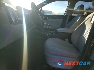 Zdjęcie 7 z 13 samochodu: 2024 KIA SORENTO S VIN:5XYRL4JC4RG302588 - miniatura