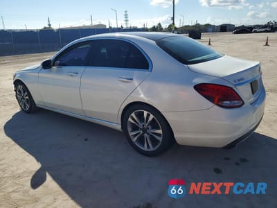Drugie zdjęcie samochodu z przodu: 2017 MERCEDES-BENZ C 300 VIN:55SWF4JB6HU194996 - miniatura