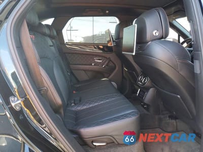 Zdjęcie 11 z 13 samochodu: 2017 BENTLEY BENTAYGA VIN:SJAAC2ZV6HC015085 - miniatura