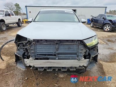 Piąte zdjęcie samochodu w środku: 2019 AUDI Q7 PREMIUM PLUS VIN:WA1LAAF70KD013969 - miniatura