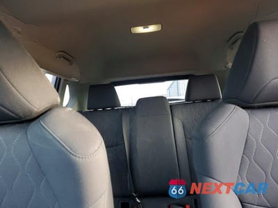 Zdjęcie 10 z 14 samochodu: 2022 TOYOTA COROLLA CROSS LE VIN:7MUCAABG6NV004672 - miniatura