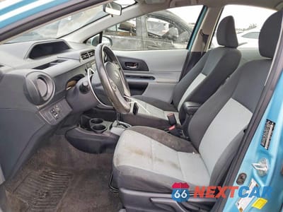 Zdjęcie 7 z 12 samochodu: 2012 TOYOTA PRIUS C THREE VIN:JTDKDTB36D1044770 - miniatura