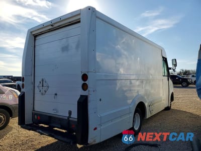 Trzecie zdjęcie samochodu z tyłu: 2012 ISUZU NPR VIN:JALB4T173C7W00726 - miniatura