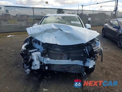 Piąte zdjęcie samochodu w środku: 2023 VOLVO XC40 ULTIMATE VIN:YV4L12UA2P2065372 - miniatura