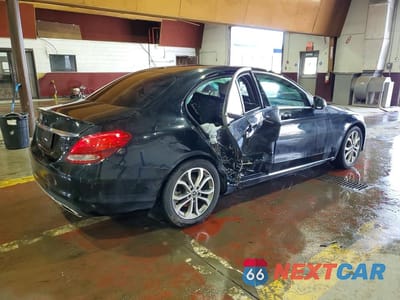 Trzecie zdjęcie samochodu z tyłu: 2018 MERCEDES-BENZ C 300 VIN:55SWF4JBXJU258365 - miniatura