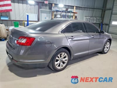 Trzecie zdjęcie samochodu z tyłu: 2011 FORD TAURUS SEL VIN:1FAHP2EW9BG112321 - miniatura