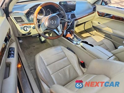 Zdjęcie 8 z 12 samochodu: 2012 MERCEDES-BENZ E 350 VIN:WDDKJ5KB6CF162336 - miniatura