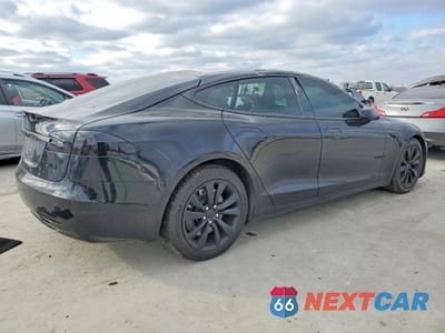 Trzecie zdjęcie samochodu z tyłu: 2017 TESLA MODEL S VIN:5YJSA1E2XHF185984 - miniatura