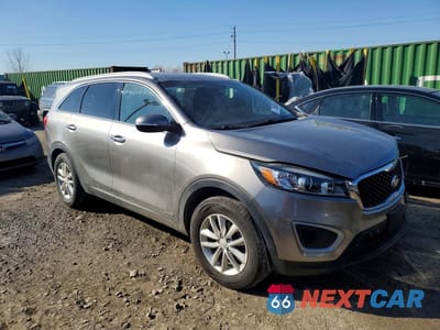 Czwarte zdjęcie samochodu z boku: 2017 KIA SORENTO LX VIN:5XYPGDA38HG269525 - miniatura