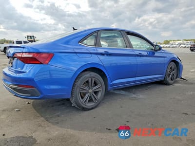 Trzecie zdjęcie samochodu z tyłu: 2022 VOLKSWAGEN JETTA SE VIN:3VW7M7BU9NM013391 - miniatura