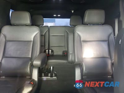 Zdjęcie 10 z 13 samochodu: 2022 CHEVROLET SUBURBAN K1500 LT VIN:1GNSKCKD3NR113505 - miniatura