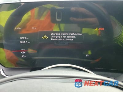 Zdjęcie 9 z 12 samochodu: 2025 AUDI Q6 E-TRON SPORTBACK PREMIUM VIN:WA1D4BGF1SA070691 - miniatura