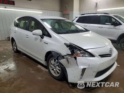 Czwarte zdjęcie samochodu z boku: 2013 TOYOTA PRIUS V TWO VIN:JTDZN3EU1D3203120 - miniatura