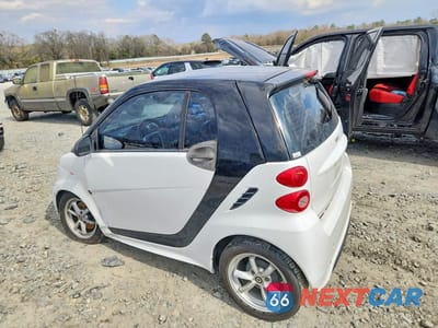 Drugie zdjęcie samochodu z przodu: 2015 SMART FORTWO PURE VIN:WMEEJ3BA3FK814300 - miniatura