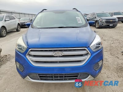 Piąte zdjęcie samochodu w środku: 2017 FORD ESCAPE SE VIN:1FMCU0GD2HUB80169 - miniatura
