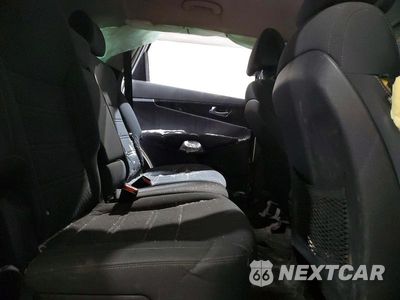 Zdjęcie 10 z 12 samochodu: 2016 KIA SORENTO LX VIN:5XYPGDA33GG028311 - miniatura