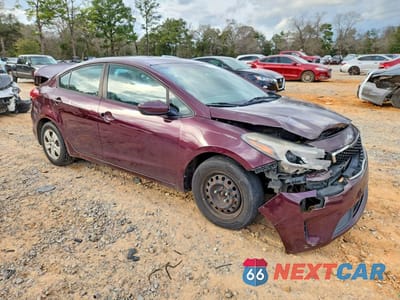 Czwarte zdjęcie samochodu z boku: 2017 KIA FORTE LX VIN:3KPFK4A79HE030558 - miniatura