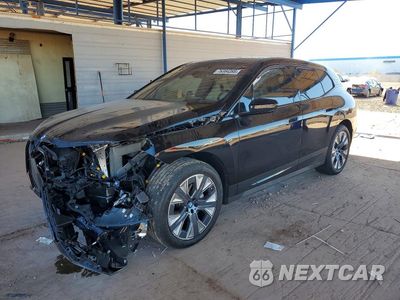 2025 BMW IX XDRIVE50 WB523CF06SCU57420 - główne zdjęcie licytacji z USA - miniatura