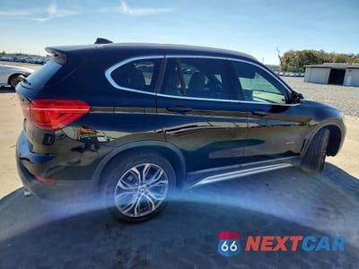 Trzecie zdjęcie samochodu z tyłu: 2017 BMW X1 XDRIVE28I VIN:WBXHT3C37H5F87044 - miniatura