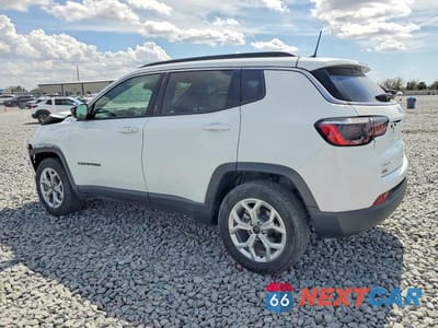 Drugie zdjęcie samochodu z przodu: 2025 JEEP COMPASS LATITUDE VIN:3C4NJDBN9ST526930 - miniatura