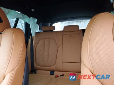 Zdjęcie 10 z 12 samochodu: 2025 BMW X5 XDRIVE40I VIN:5UX23EU00S9W29598 - miniatura