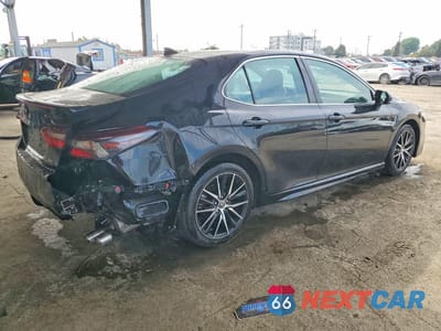 Trzecie zdjęcie samochodu z tyłu: 2021 TOYOTA CAMRY SE VIN:4T1G11AK2MU603575 - miniatura