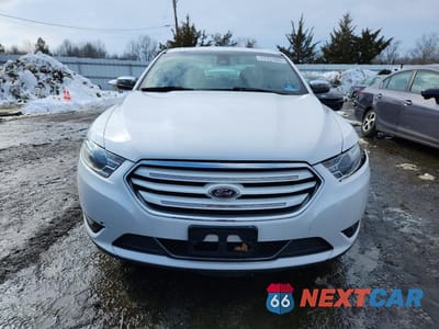 Piąte zdjęcie samochodu w środku: 2016 FORD TAURUS LIMITED VIN:1FAHP2F84GG155908 - miniatura