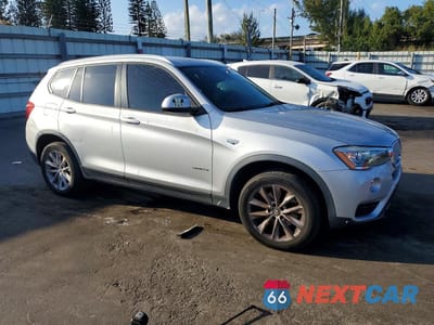 Czwarte zdjęcie samochodu z boku: 2017 BMW X3 SDRIVE28I VIN:5UXWZ7C57H0U45328 - miniatura